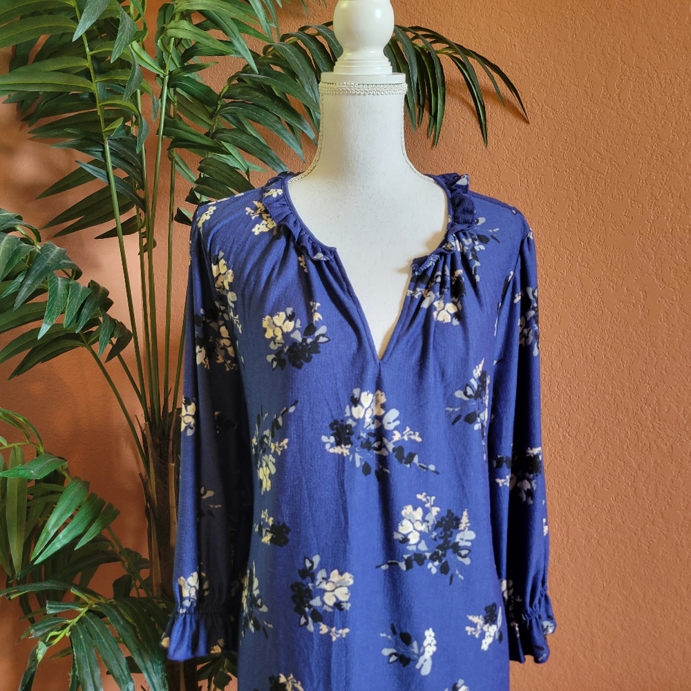 NWT Melloday Floral Blouse Blue Ruffle Details 2X V Neck Flowy